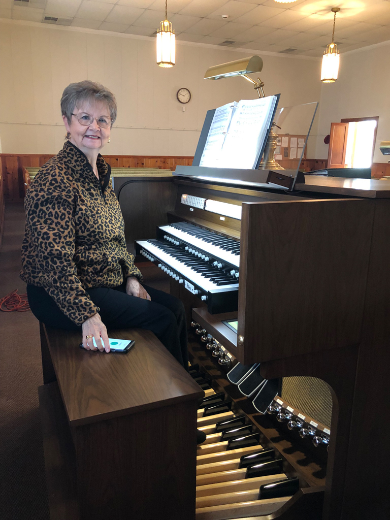 Gills Chapel Baptist's Organist with Allen GX-215